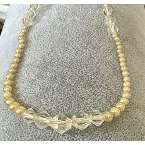 Elegant Pearl and Crystal Necklace